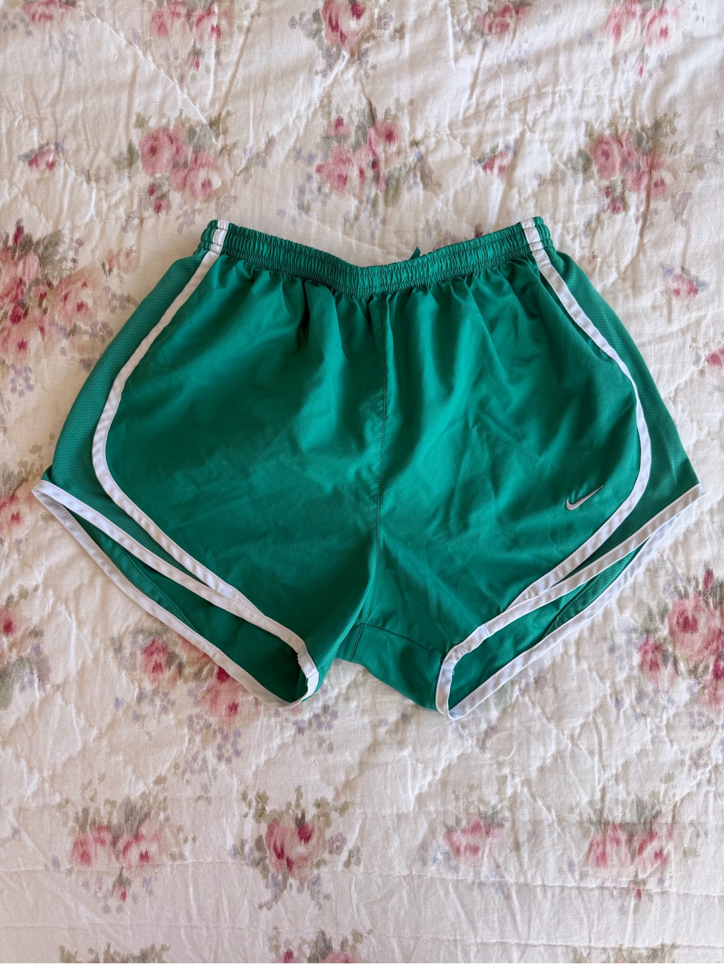 Nike Women's Tempo Emerald Green Athletic Shorts With White Trim